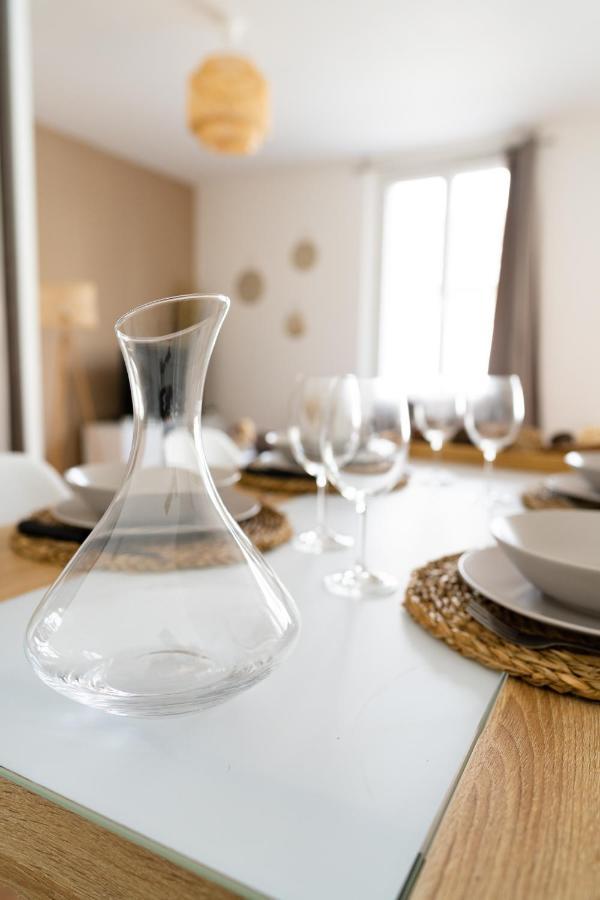 Spacieux Appartement Avec Parking Prive A Saumur Exteriér fotografie